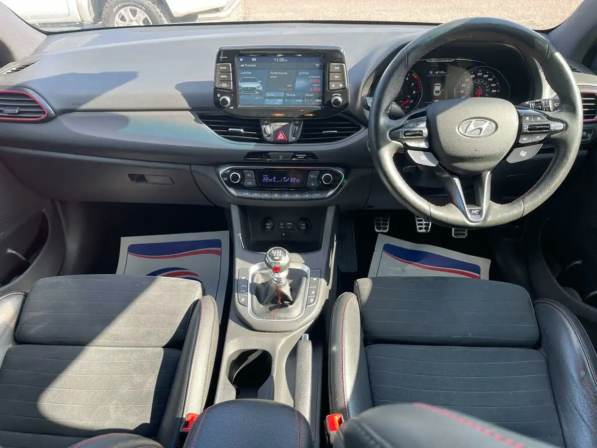 2019-hyundai-i30-n-20-t-gdi-n-performance-fastback-big-16