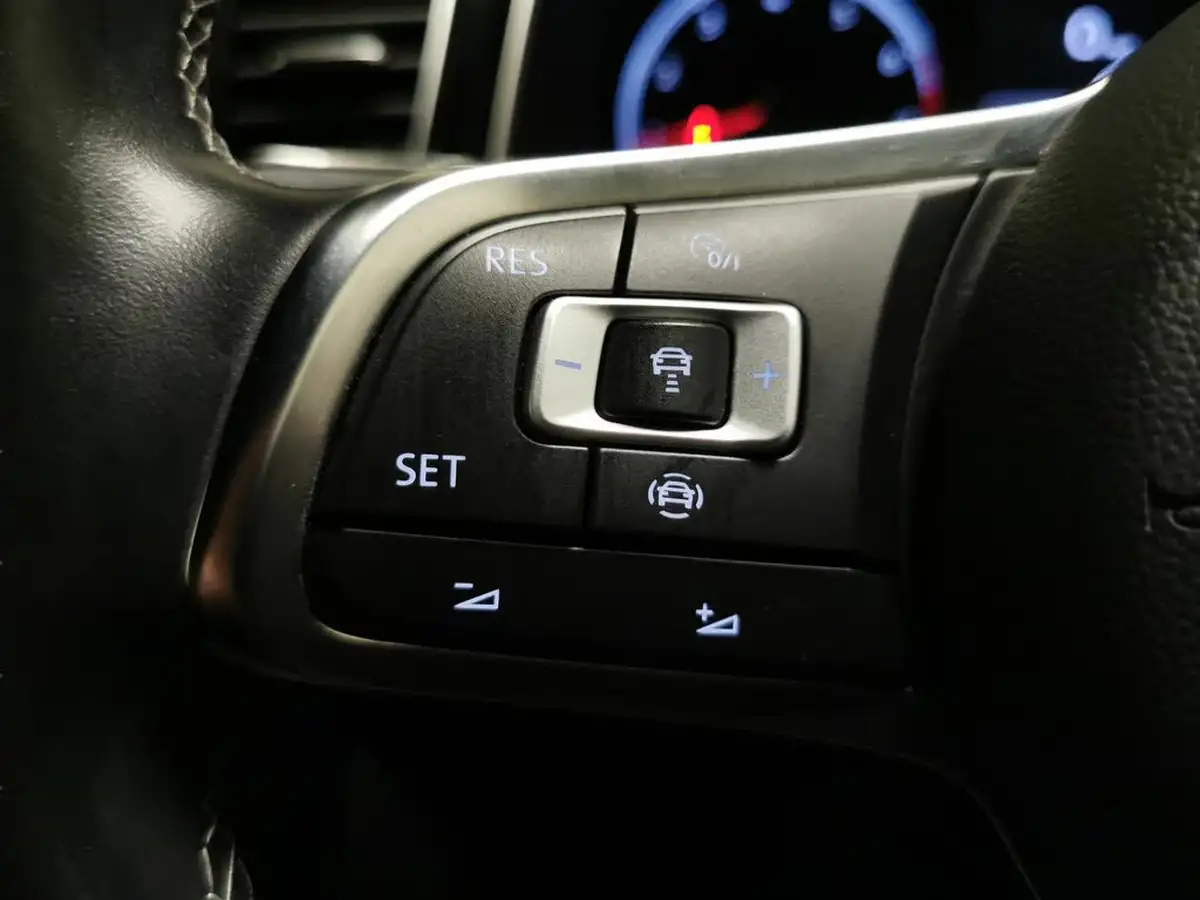 2021-volkswagen-t-roc-10-tsi-black-edition-110ps-big-26