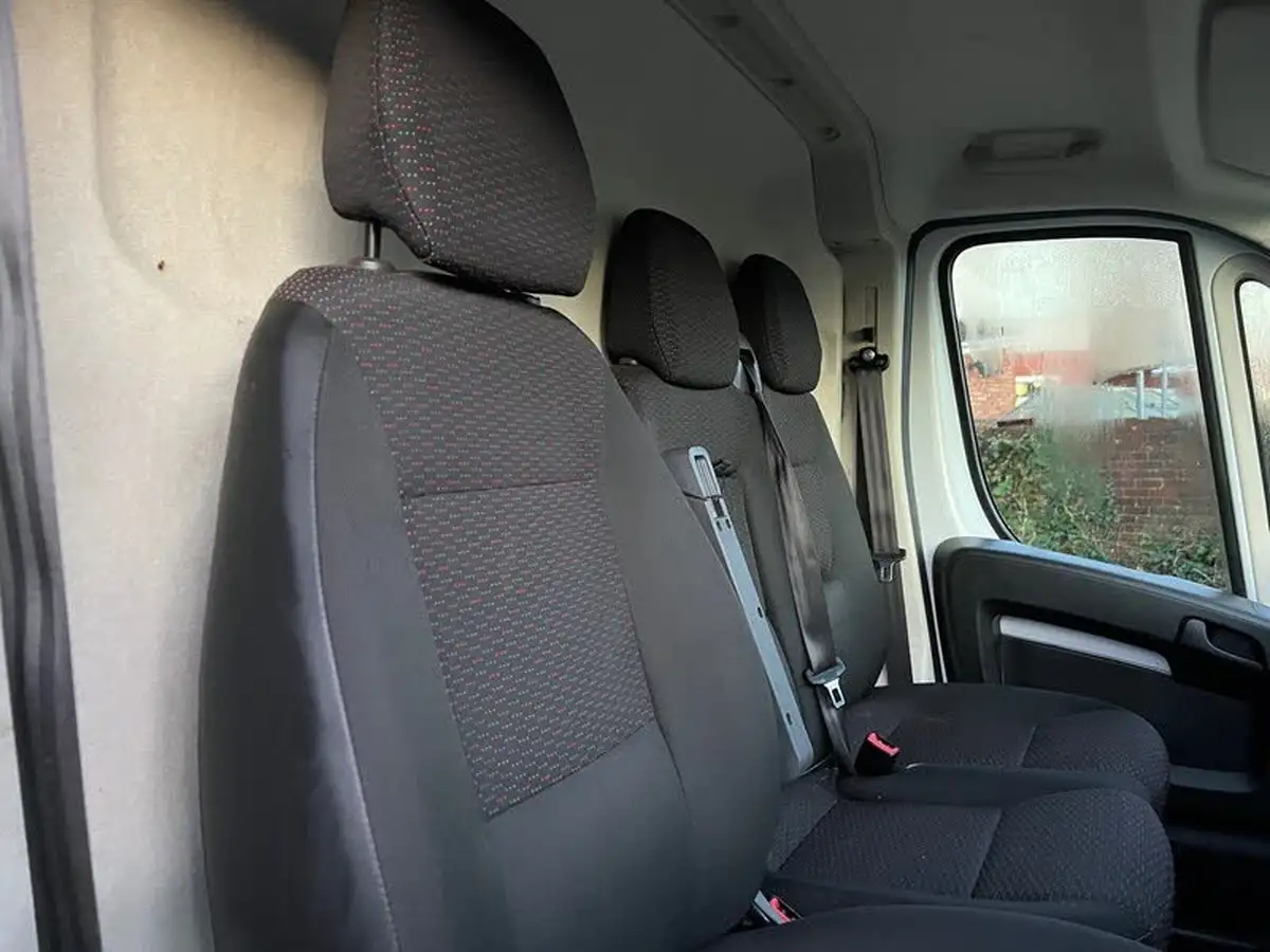 2021-peugeot-boxer-22-bluehdi-professional-435-l4-h2-140bhpeu6dt-big-33