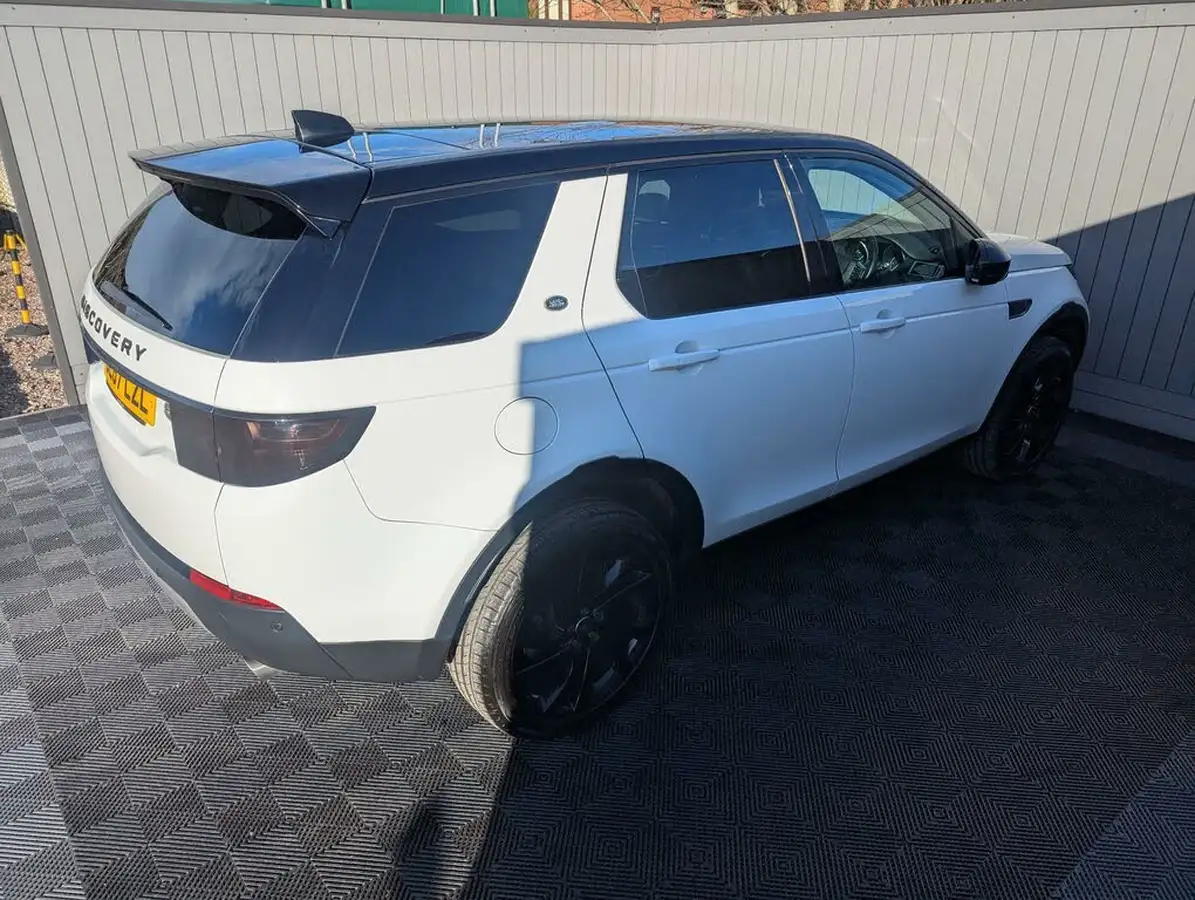 2017-land-rover-discovery-sport-20sd4-hse-black-big-52