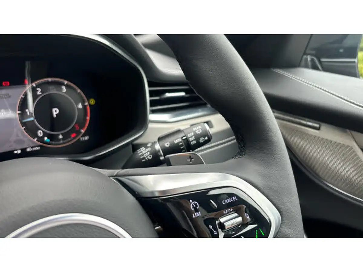 2024-jaguar-f-pace-20-d200-r-dynamic-s-big-39