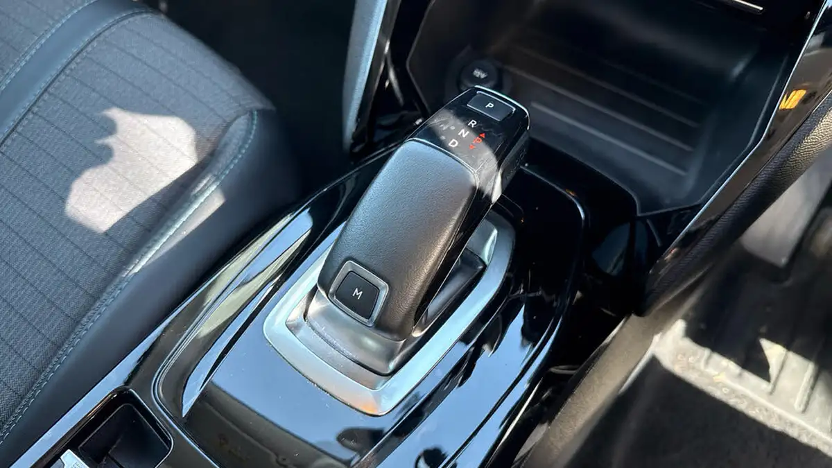 2020-peugeot-208-12-puretech-allure-100bhp-eat8-big-19