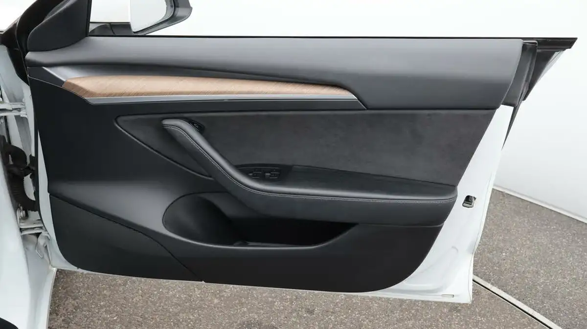 2021-tesla-model-3-e-long-range-4x4-big-15