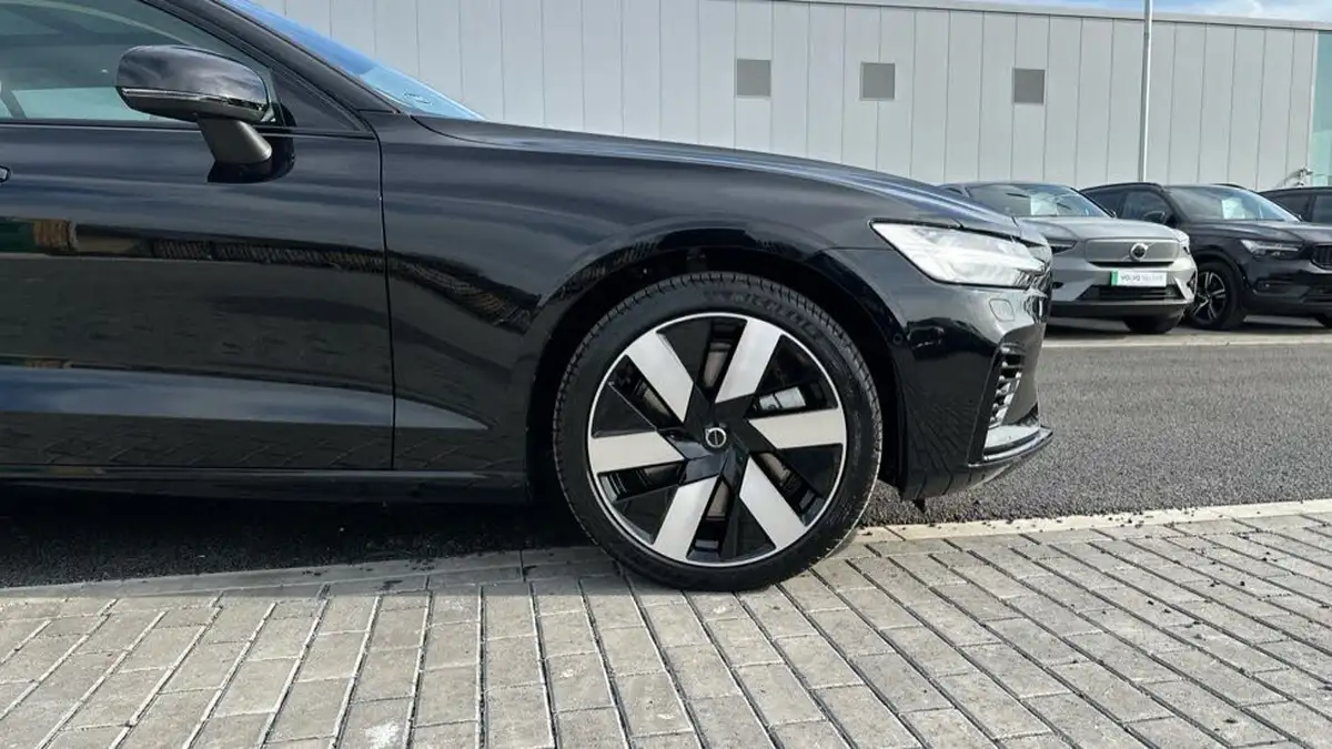 2025-volvo-v60-20-t8-ultra-big-15