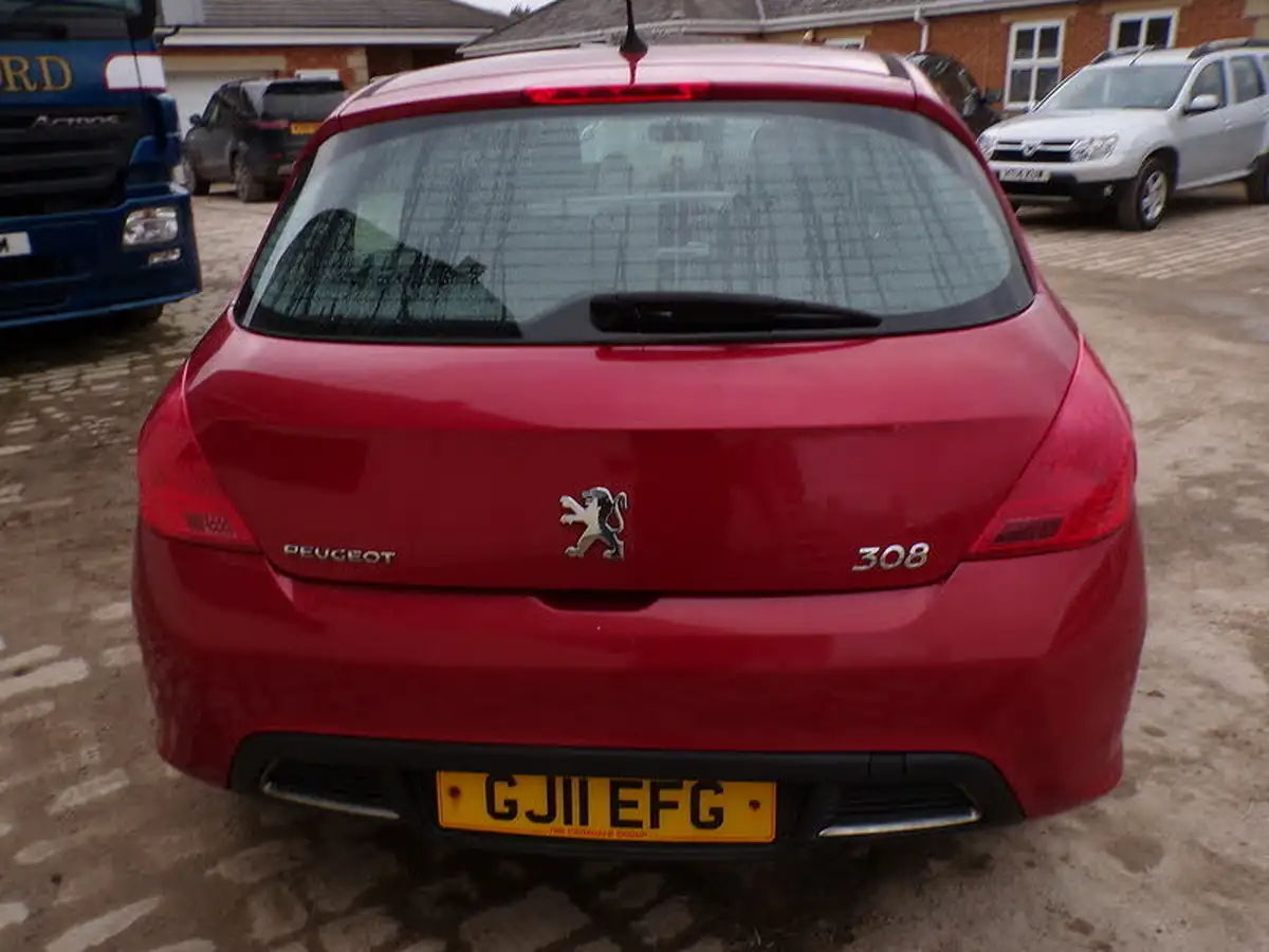 2011-peugeot-308-16td-envy-big-5