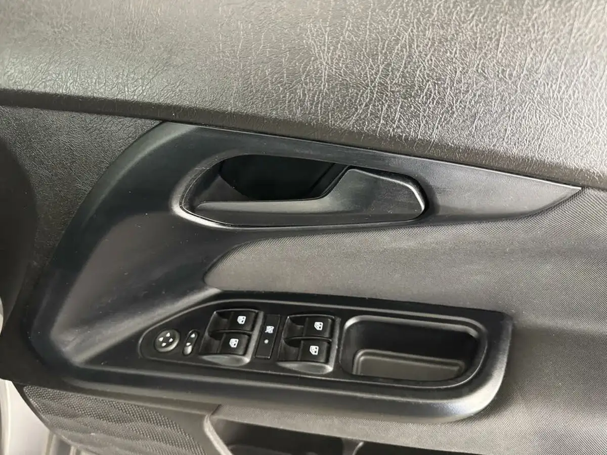 2021-fiat-tipo-10-hatchback-big-17