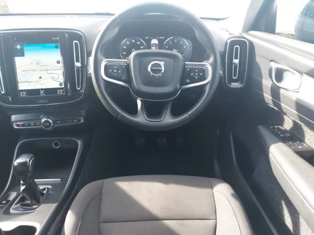 2021-volvo-xc40-15-t3-momentum-163bhp-big-6