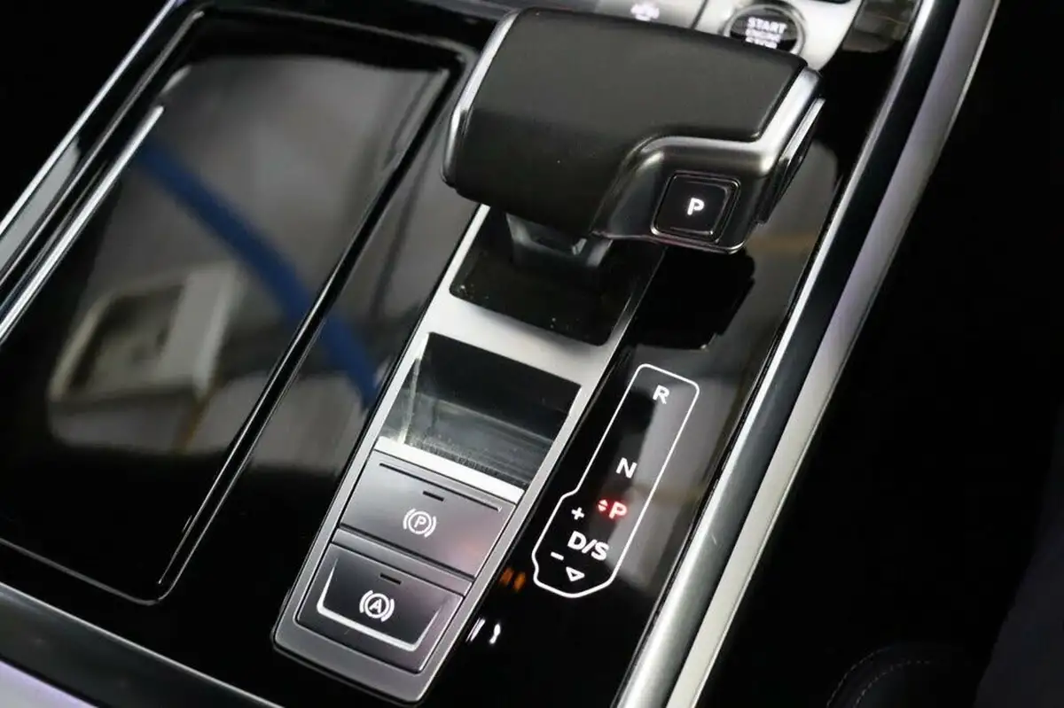 2021-audi-q8-30-50-tdi-s-line-big-38