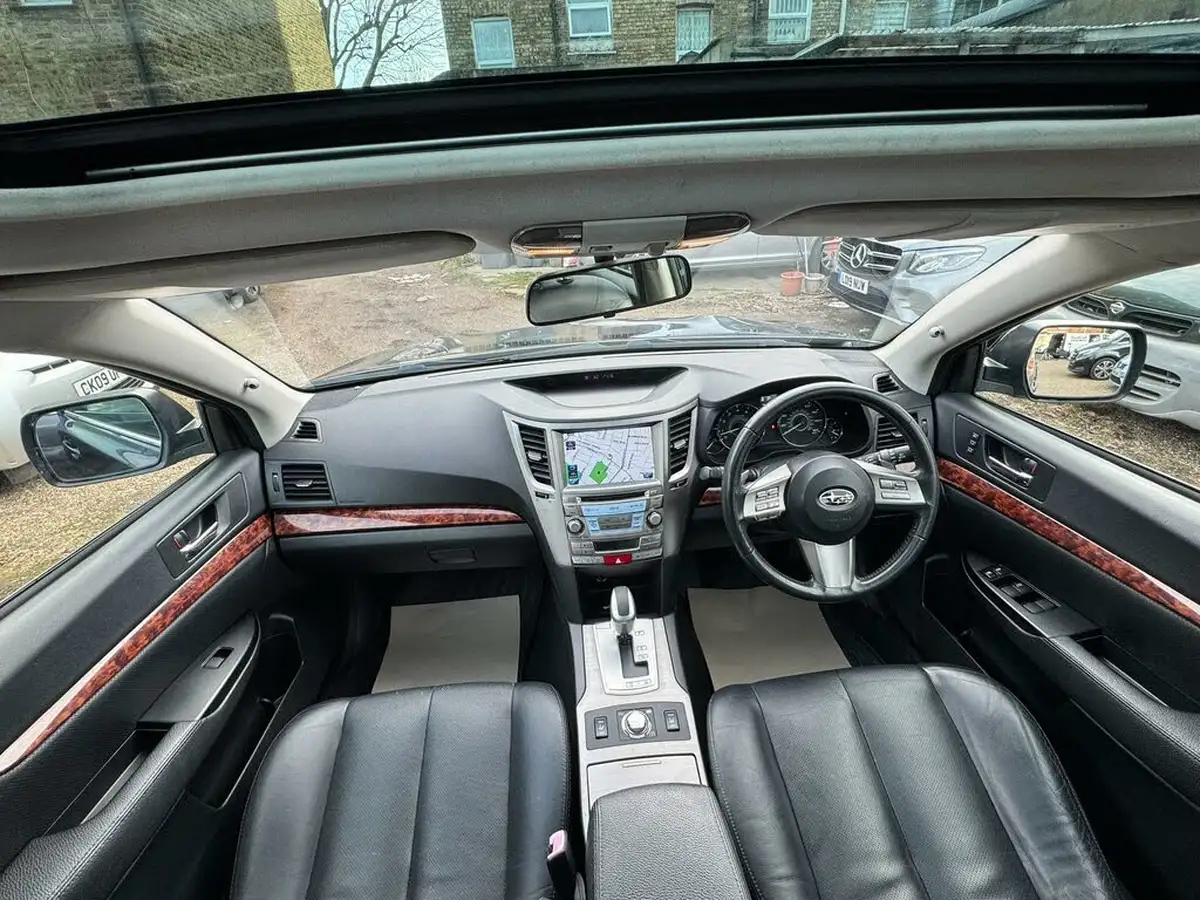 2010-subaru-outback-36-r-big-25