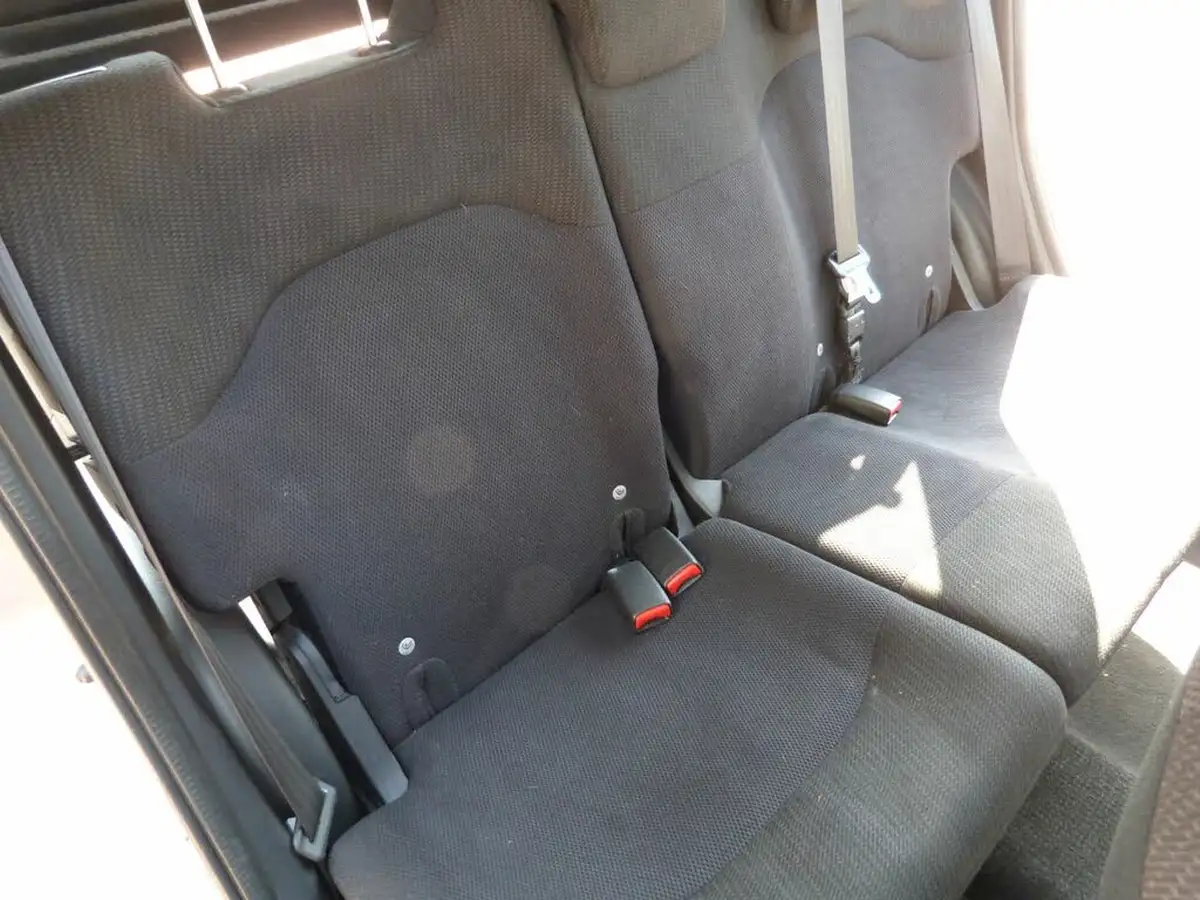 2014-honda-jazz-13-hs-big-9