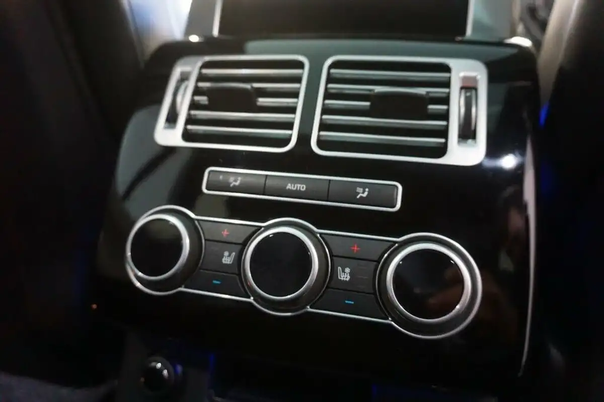 2016-land-rover-range-rover-44-sdv8-autobiography-44-sdv8-339bhp-awd-ss-big-43