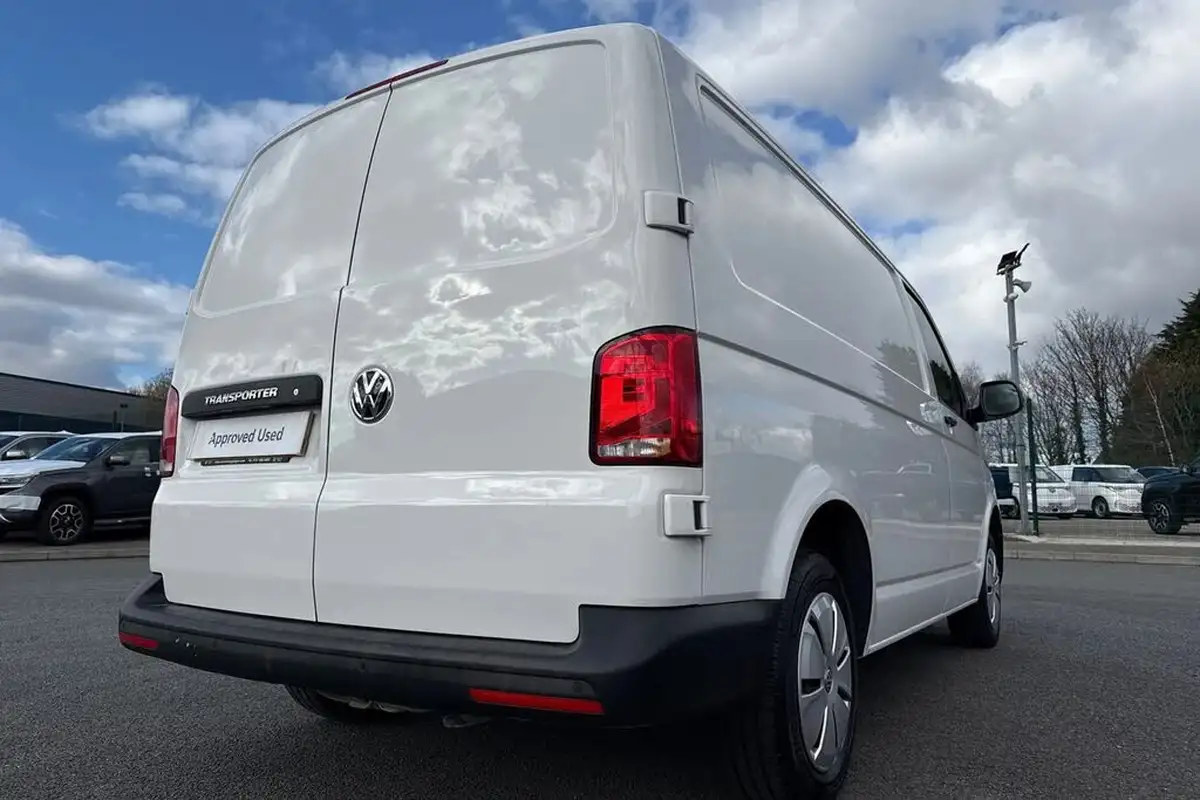 2022-volkswagen-transporter-20tdi-t28-startline-bmt-swb-110pseu6dt-e-big-28