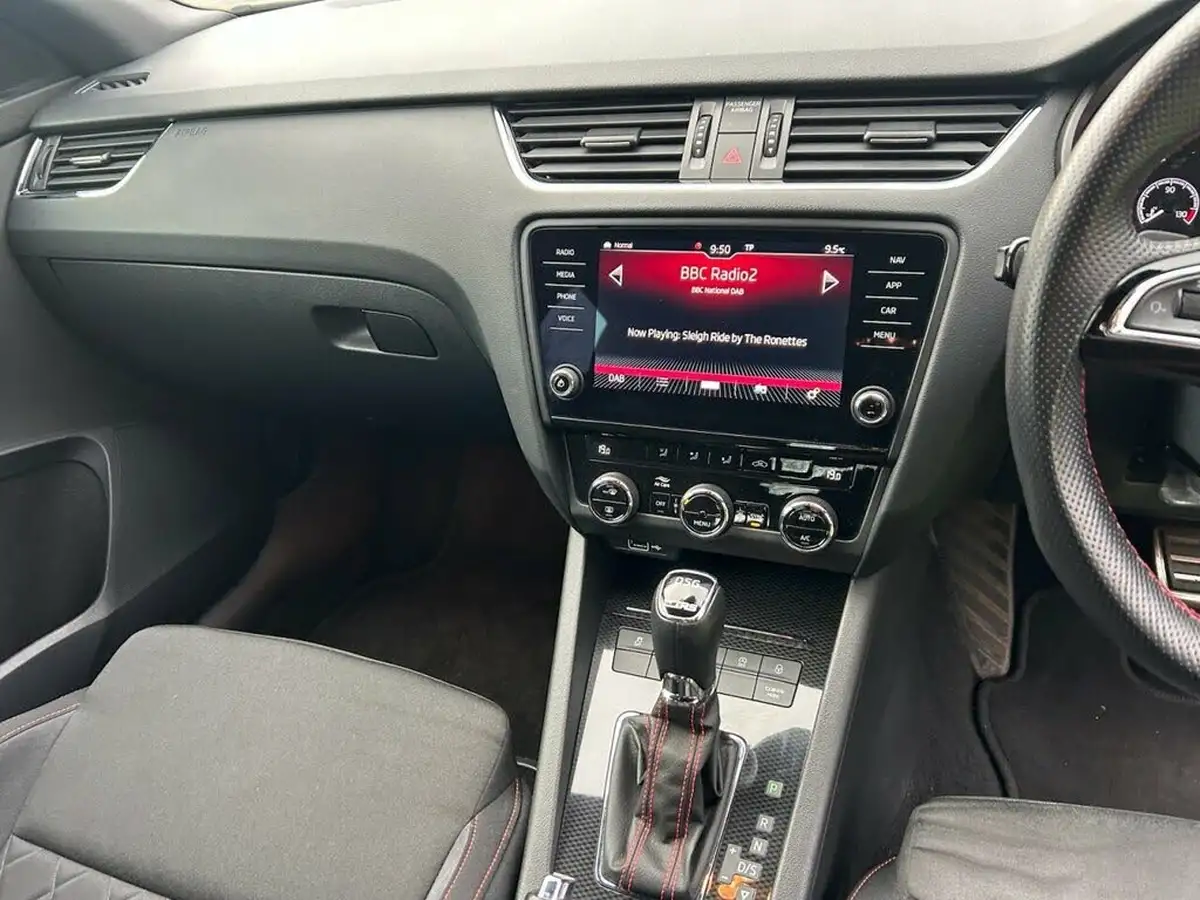 2019-skoda-octavia-20-tsi-vrs-estate-dsg-big-20