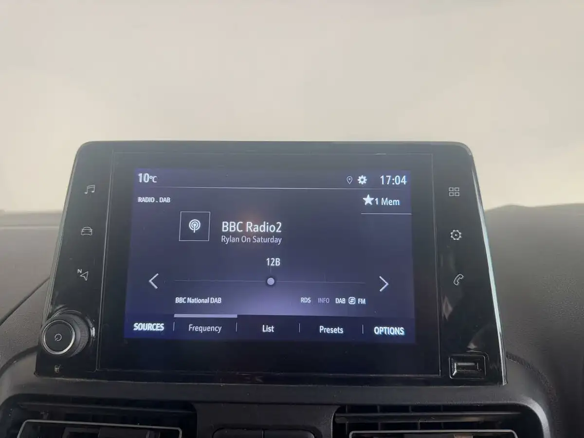 2021-vauxhall-combo-life-12i-se-big-23