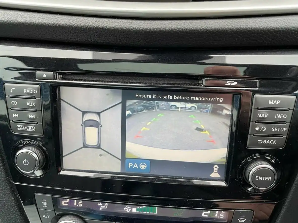 2014-nissan-qashqai-15dci-tekna-big-35