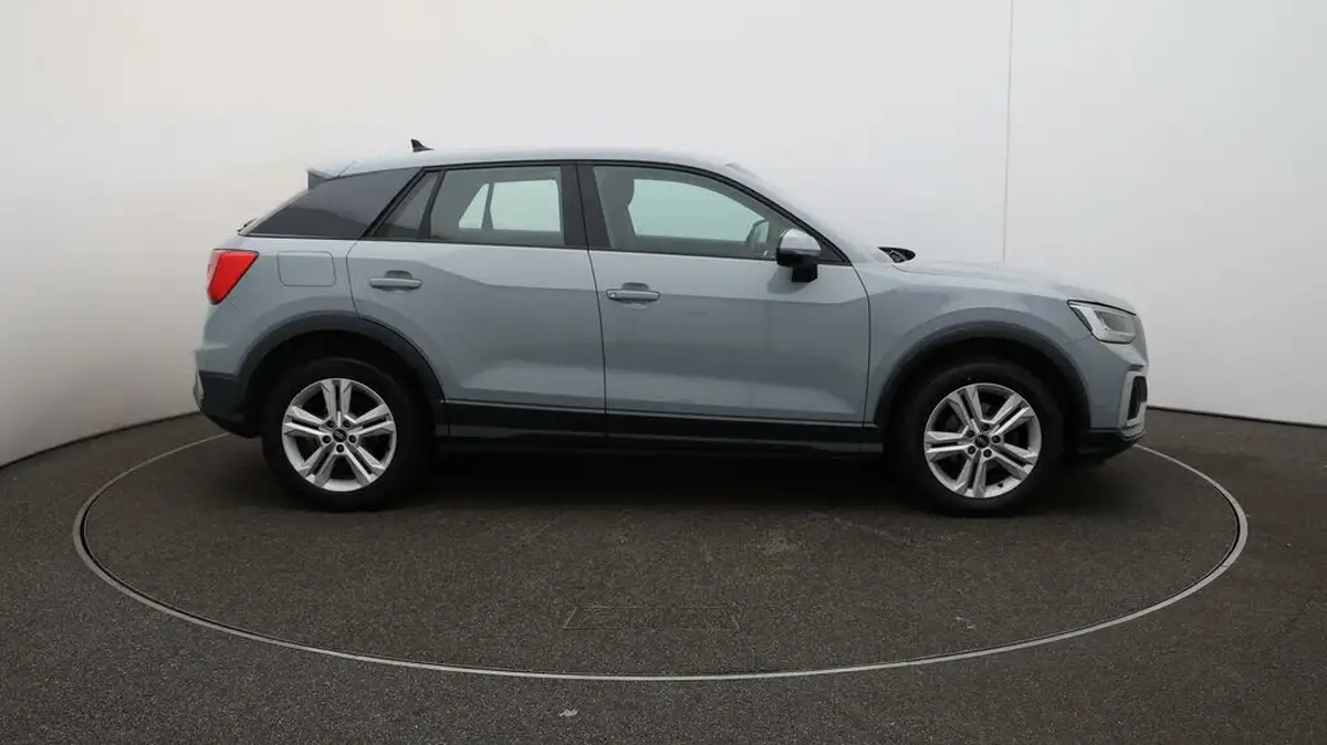 2021-audi-q2-10-30-tfsi-sport-big-47