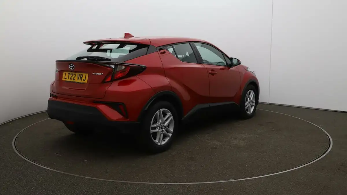 2022-toyota-c-hr-18-vvt-i-icon-big-7