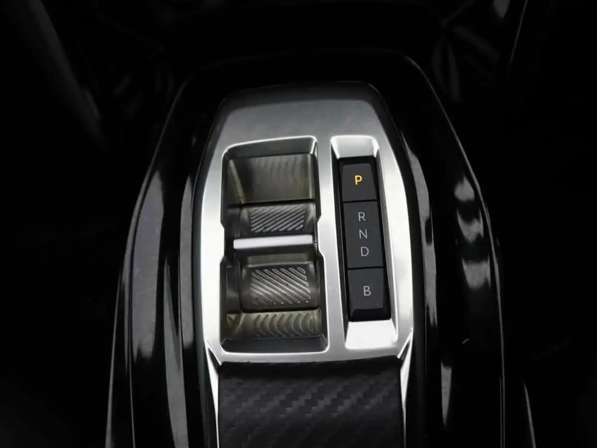 2024-peugeot-2008-suv-e-allure-136ps-50kwh-big-27