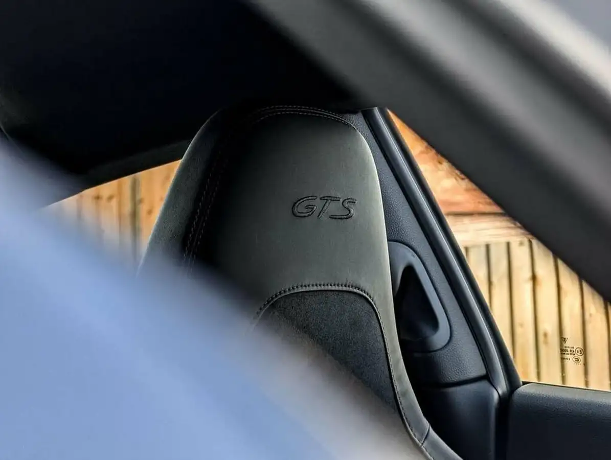 2017-porsche-911-30-carrera-gts-rwd-coupe-pdk-big-26