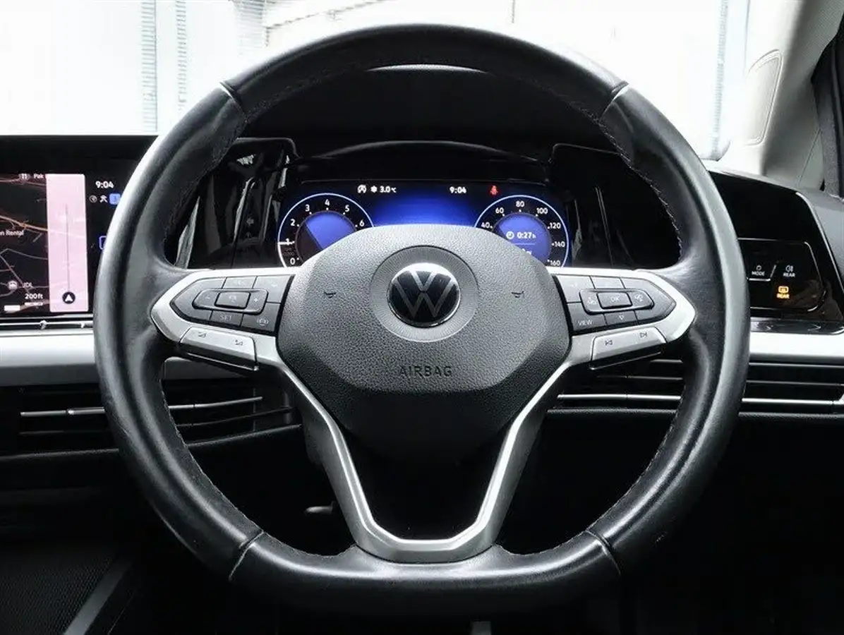 2021-volkswagen-golf-10-tsi-life-hatchback-big-15