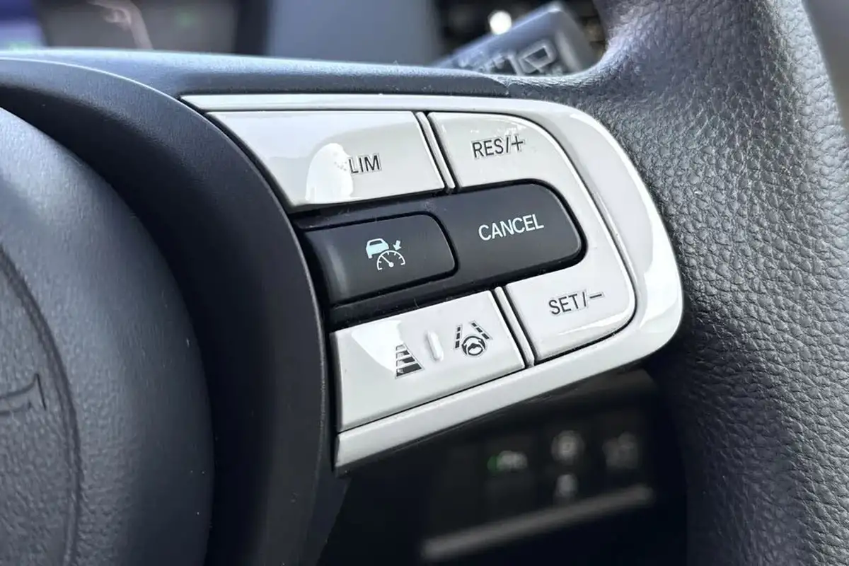 2023-honda-jazz-15-i-mmd-sr-big-26