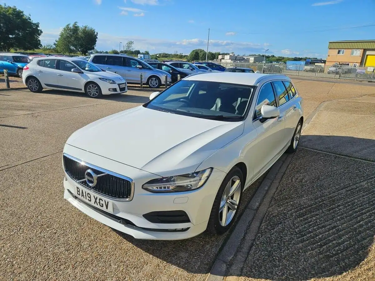 2019-volvo-v90-20td-d4-momentum-plus-big-32