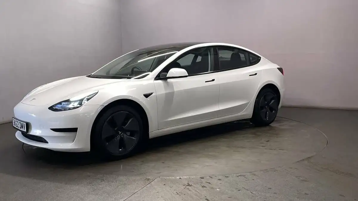 2022-tesla-model-3-e-performance-big-3