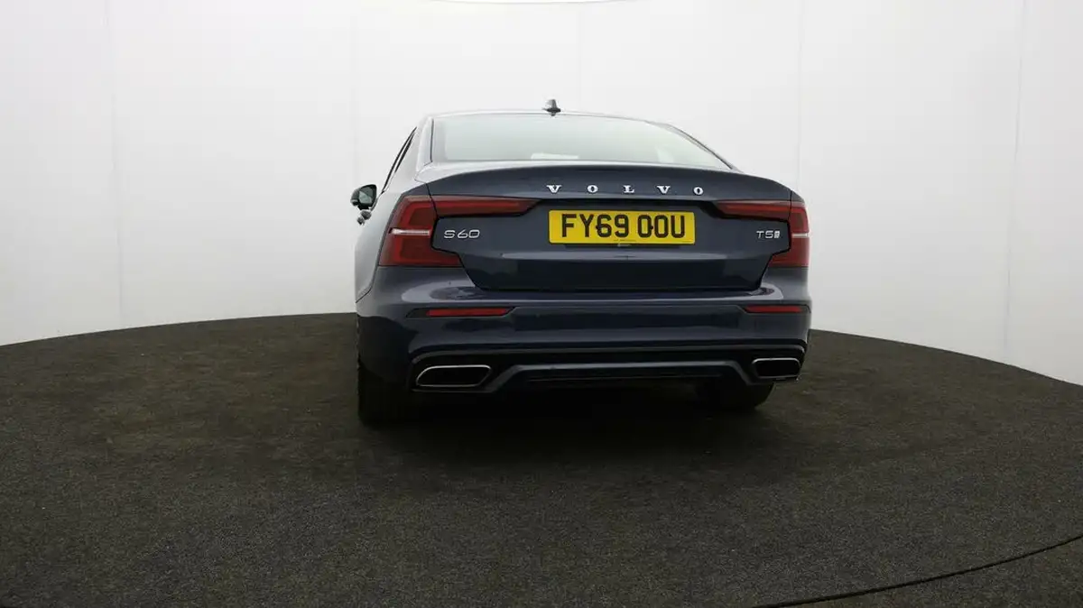 2019-volvo-s60-20-t5-r-design-edition-big-35