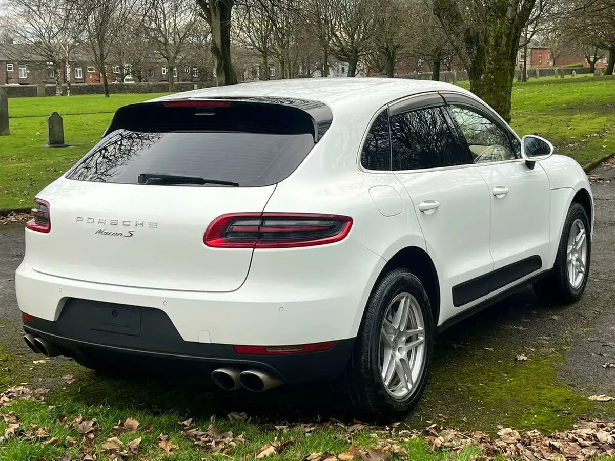 2015-porsche-macan-30-s-big-15