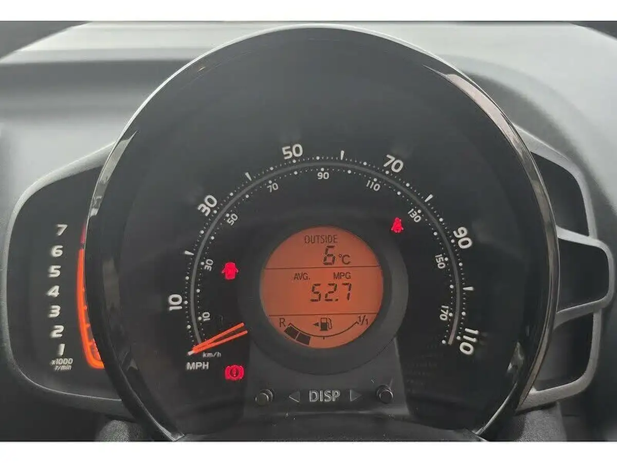 2019-toyota-aygo-10-vvt-i-x-play-big-19