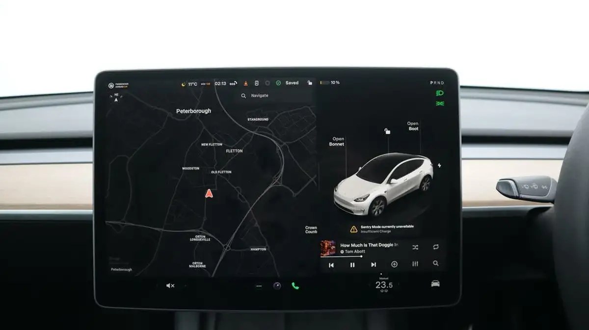 2022-tesla-model-y-e-long-range-big-11