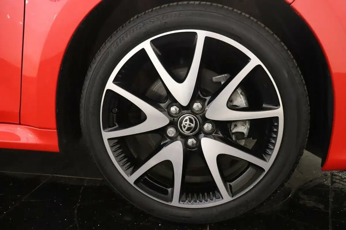 2021-toyota-yaris-15-vvt-i-launch-edition-big-32