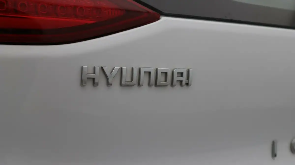 2019-hyundai-ioniq-16-gdi-premium-se-hybrid-big-20