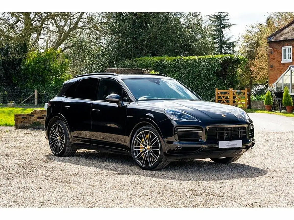 2019-porsche-cayenne-40-v8-turbo-s-e-hybrid-station-wagon-big-0