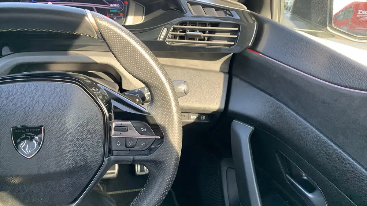 2024-peugeot-308-16-puretech-gt-180ps-big-23