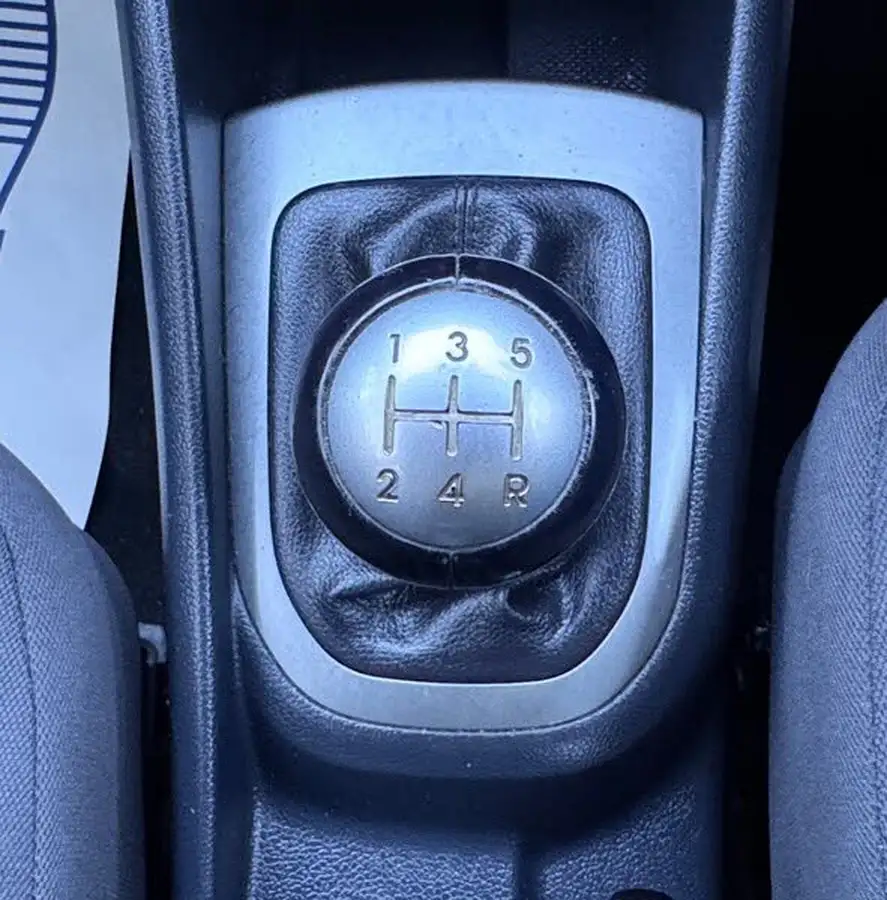 2015-kia-rio-125-2-5d-big-20