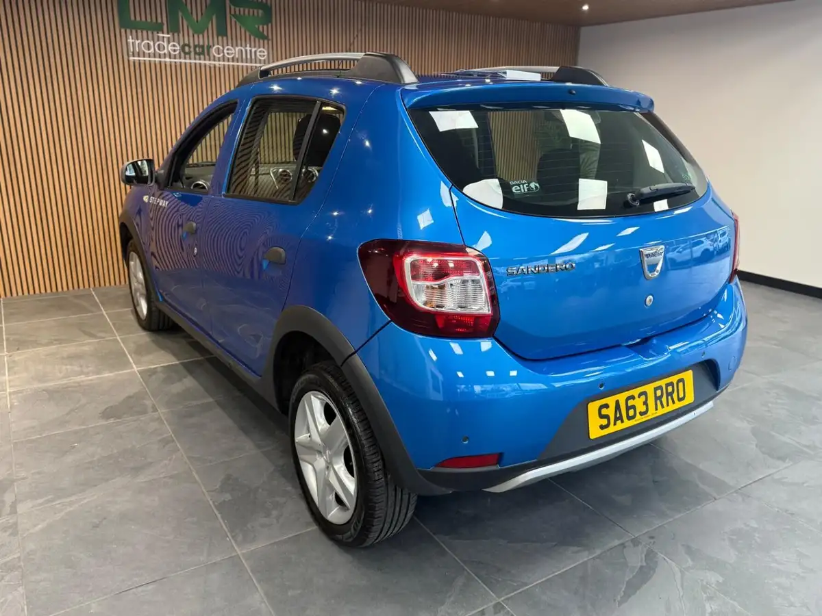 2013-dacia-sandero-stepway-09-laureate-big-5