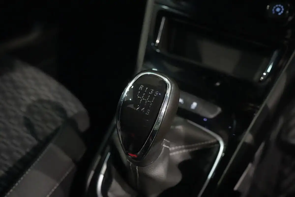 2019-vauxhall-astra-14i-16v-turbo-sri-hatchback-big-36