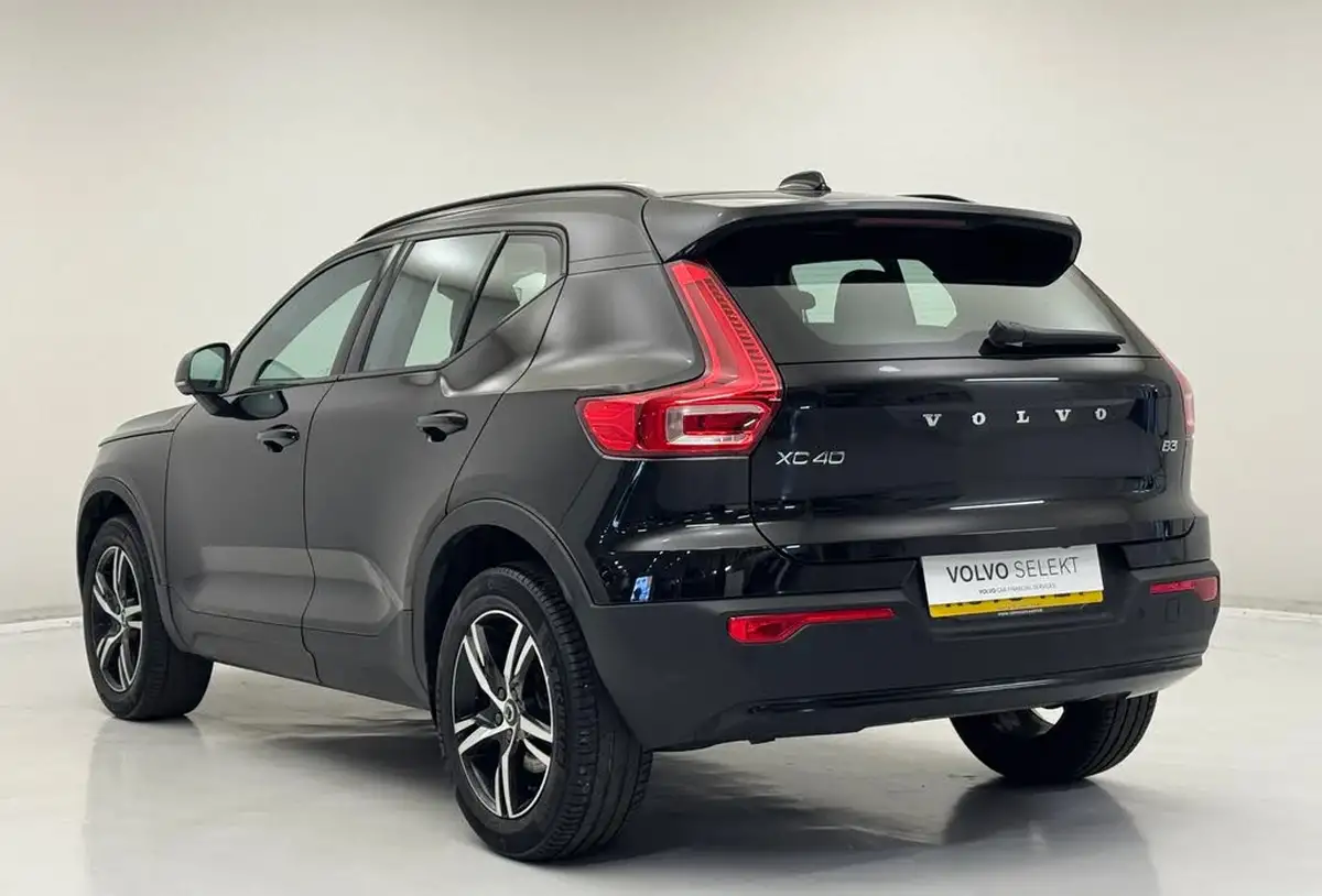 2023-volvo-xc40-20-b3-plus-big-7