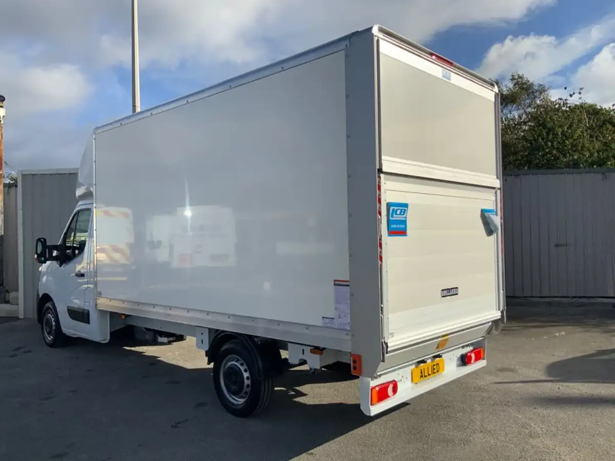 2024-renault-master-23dci-ll35-145-business-chassis-cab-big-7