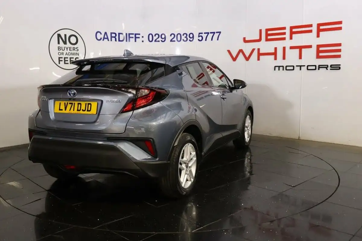 2021-toyota-c-hr-18-vvt-i-icon-big-4