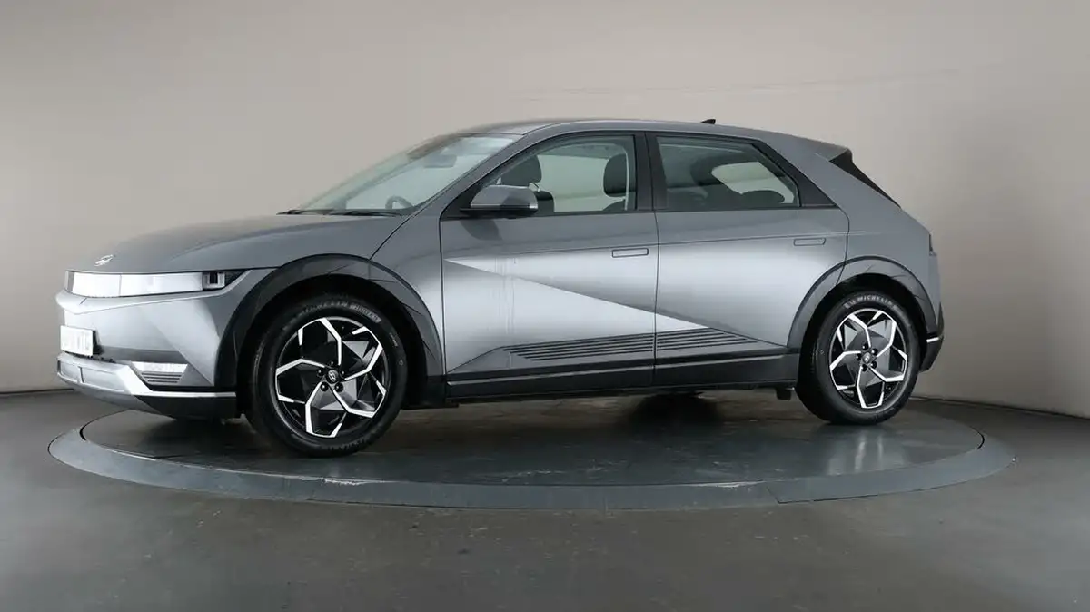 2022-hyundai-ioniq-5-e-se-connect-big-38