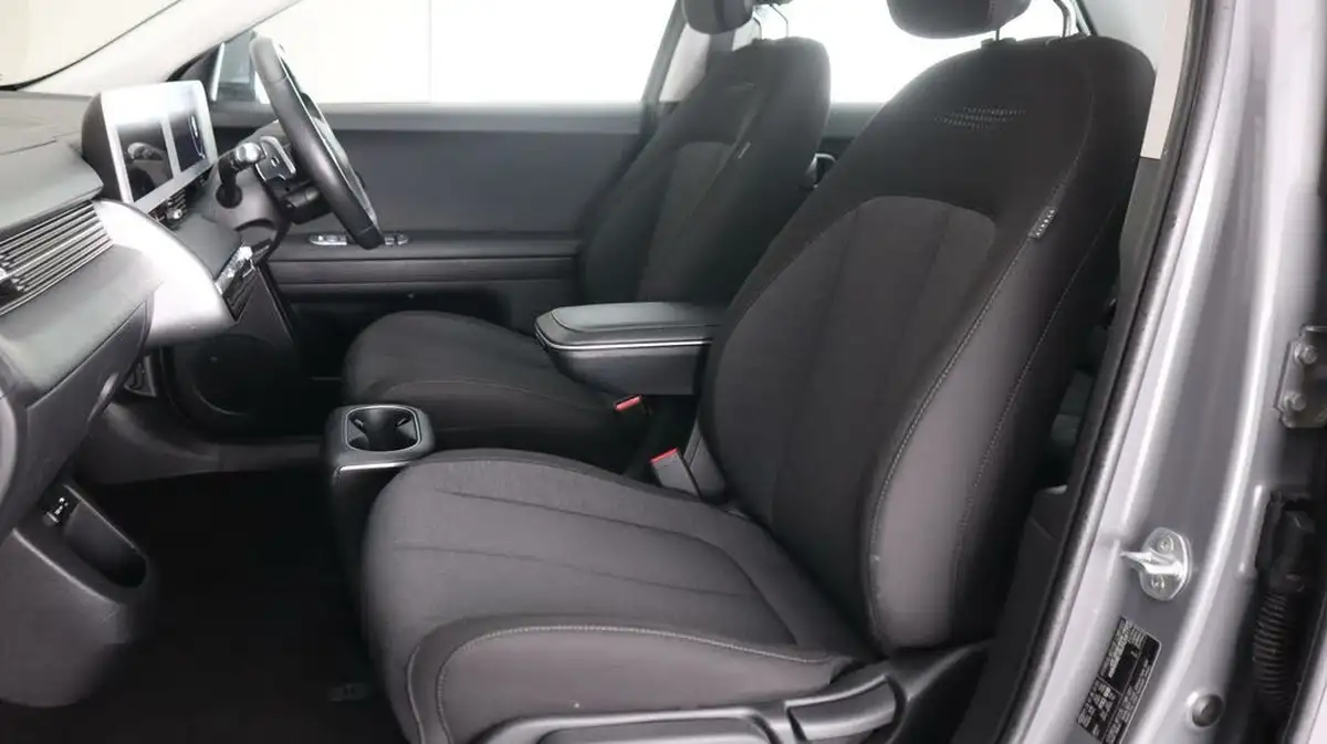 2022-hyundai-ioniq-5-e-se-connect-big-14