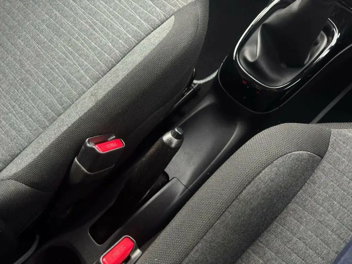 2017-citroen-c1-12-puretech-flair-5d-big-30