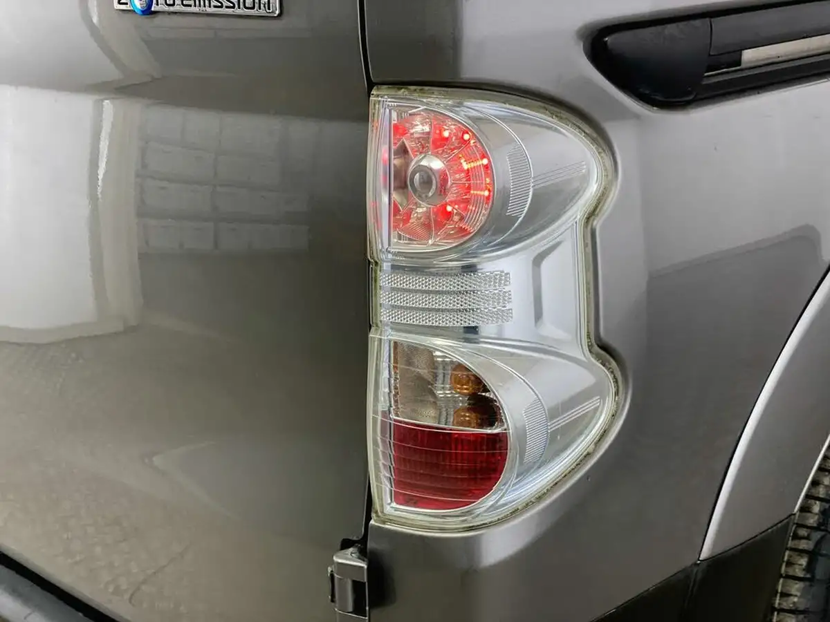 2017-nissan-env200-e-tekna-rapid-panel-van-big-37