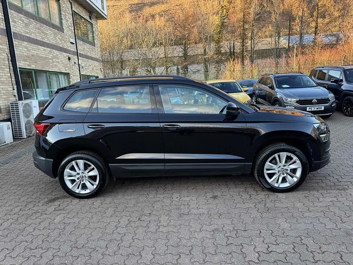 2022-skoda-karoq-15-tsi-se-technology-big-3