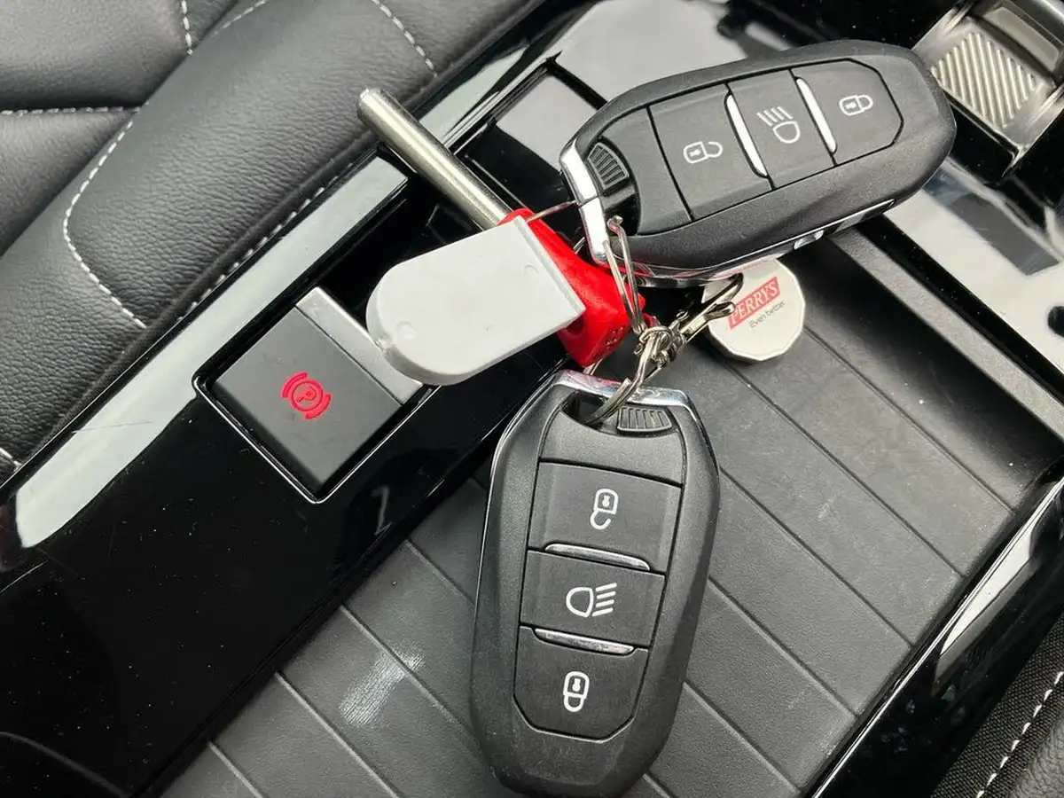 2021-citroen-c4-12-puretech-shine-plus-130ps-big-64