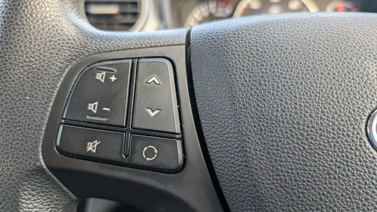 2017-hyundai-i10-10-se-big-9
