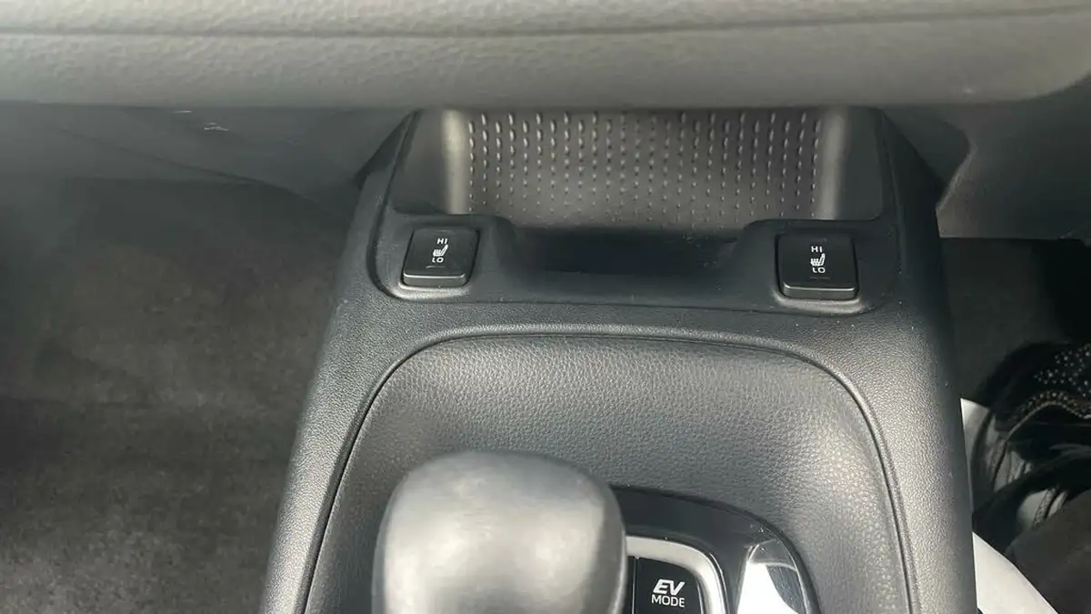 2020-toyota-corolla-18-vvt-i-design-spare-wheel-hatchback-5d-big-24
