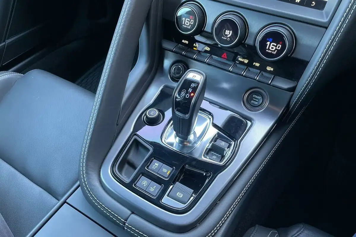 2023-jaguar-f-type-50-v8-p575-r-75-coupe-big-39